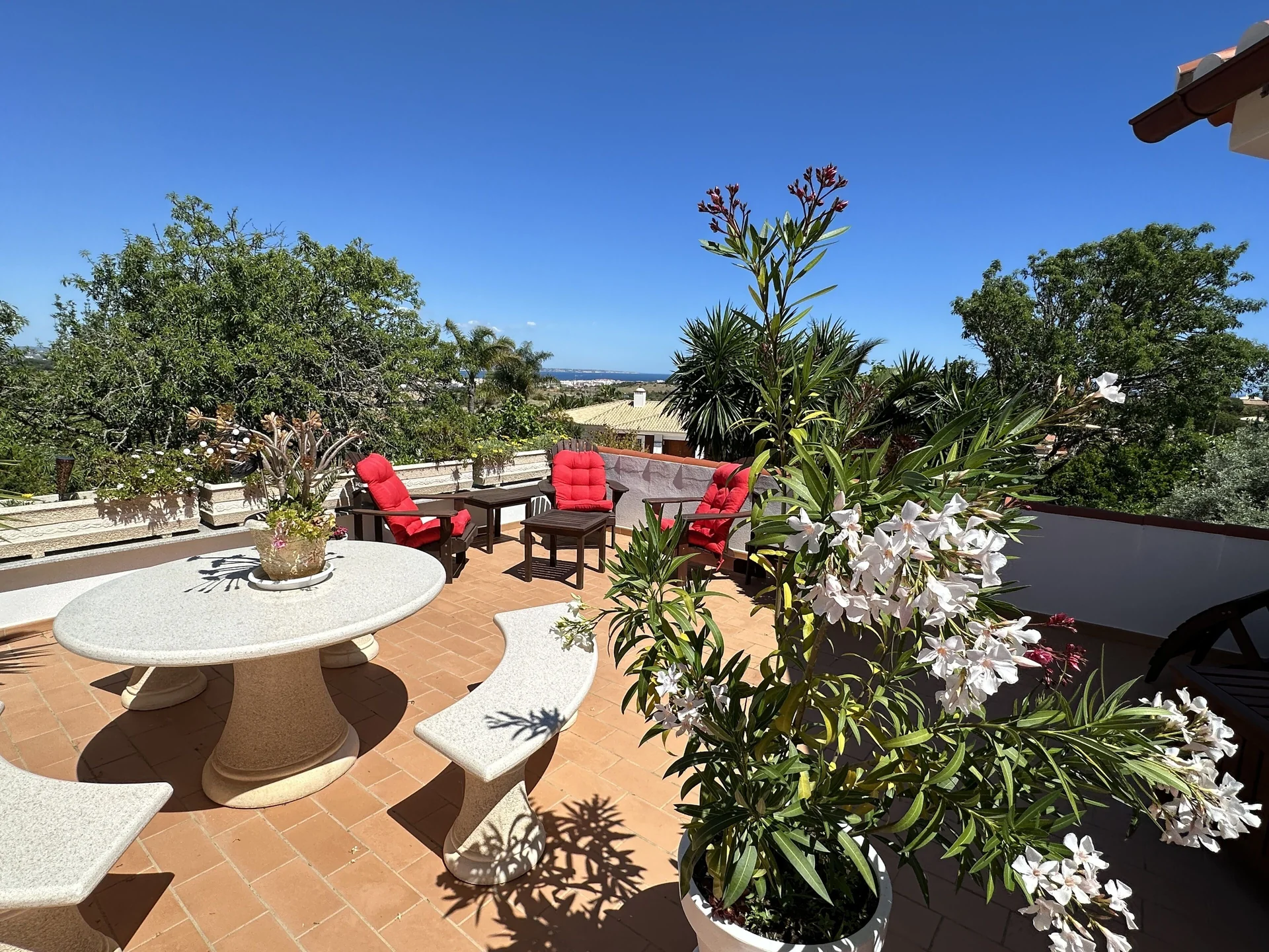 Sonnige Terrasse