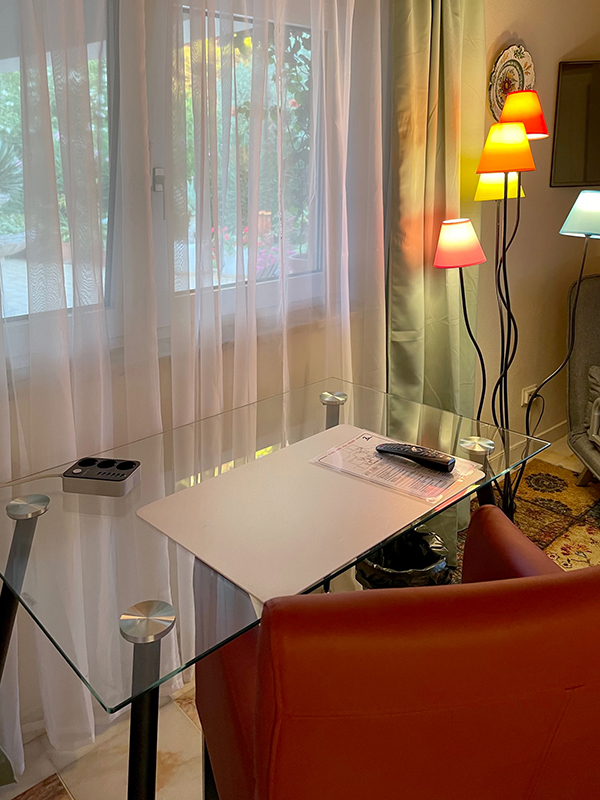 Zimmer und Bäder